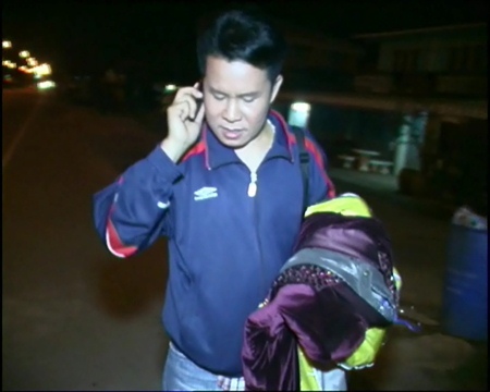 Monsit Kamsoi informs his management about the accident.